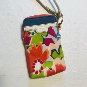 Fossil vertical wristlet